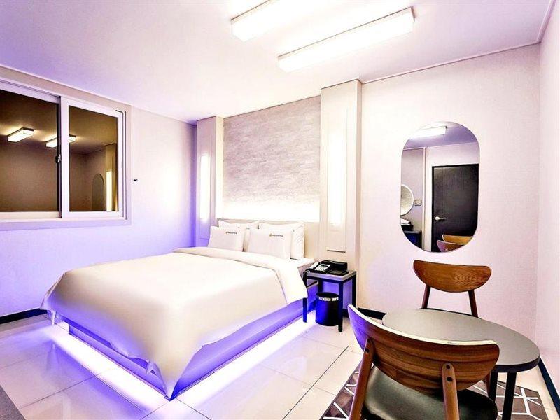 Ballantine Business Hotel Gwangju Metropolitan City Exterior photo